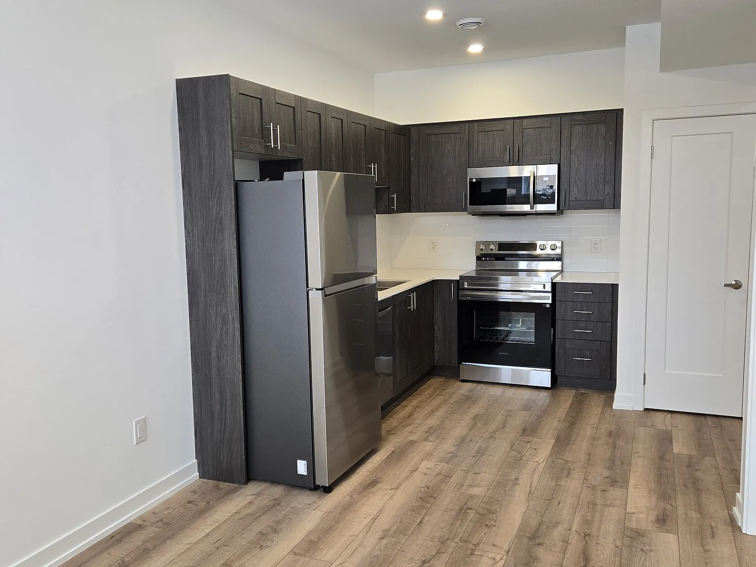 28 Cartier Court — Photo 2