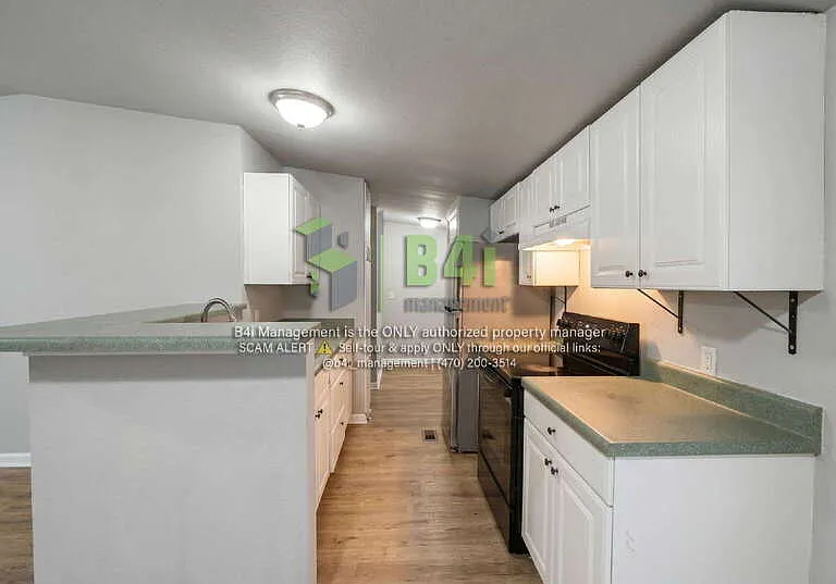 355 Steele Dr — Photo 10