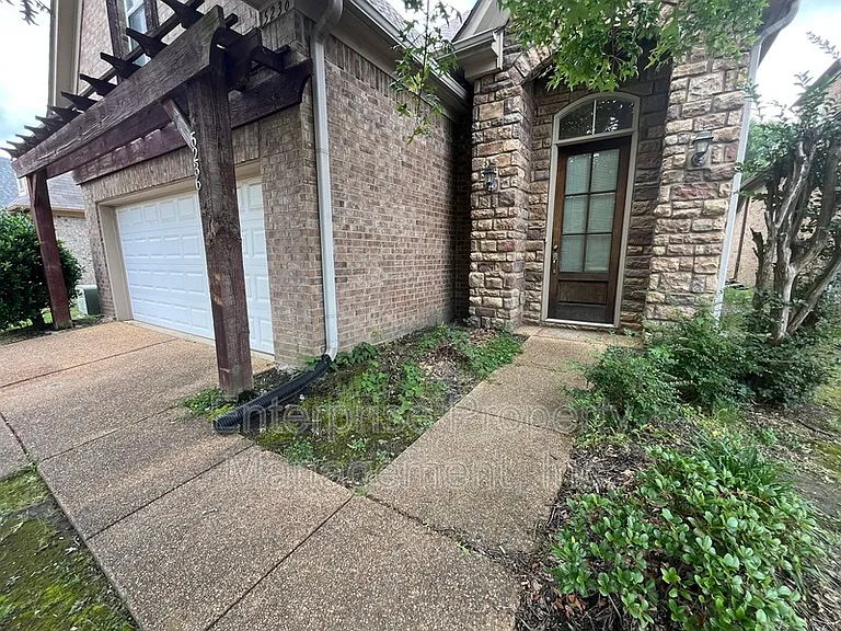 5236 Laurelhome Cv — Photo 2