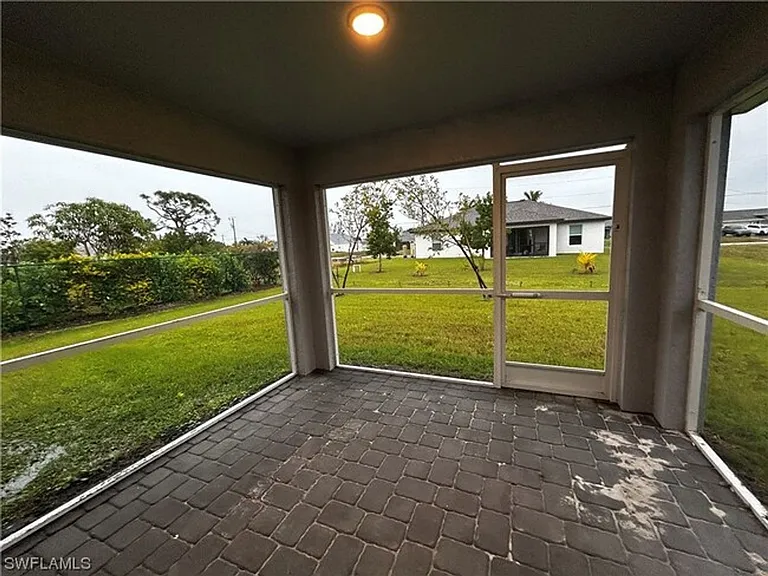 1918 NW 15th St — Photo 18