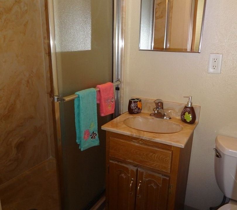 2nd image of 1409 Girard Blvd NE #V