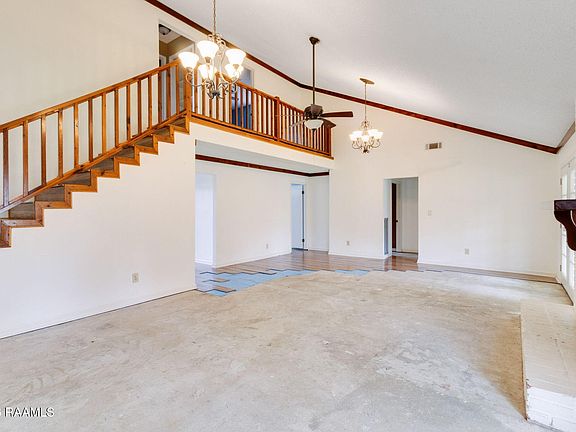 5th image of 402 Sellers Rd