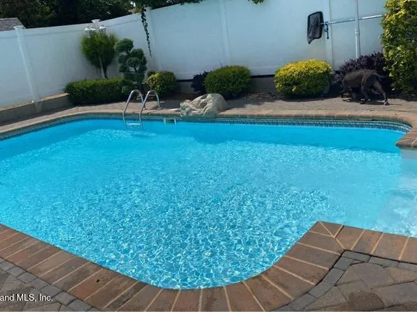 90 Levit Avenue image 26 of 36