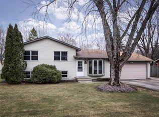 20520 Iceland Ave, Lakeville, MN 55044