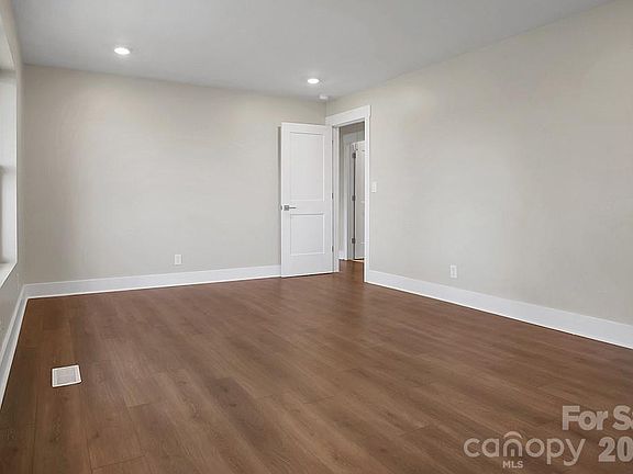 5th image of 238 Davis Rd