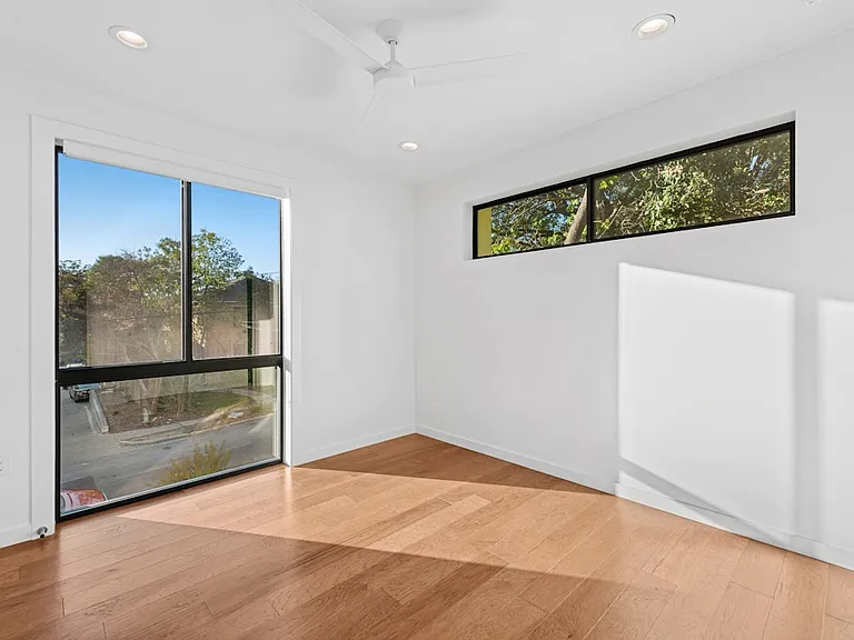 1915 Robbins Pl — Photo 16