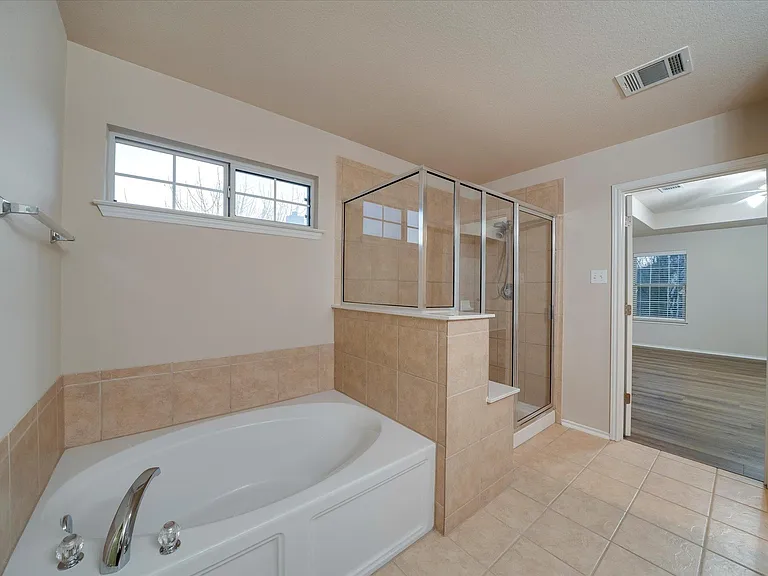 185 Hometown Pkwy — Photo 36