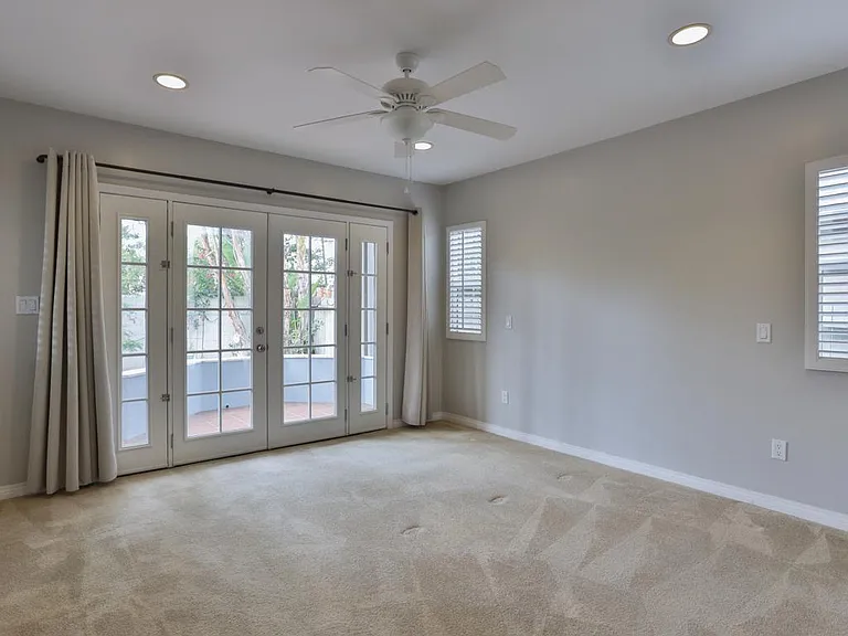 5907 Yarmouth Ave — Photo 11