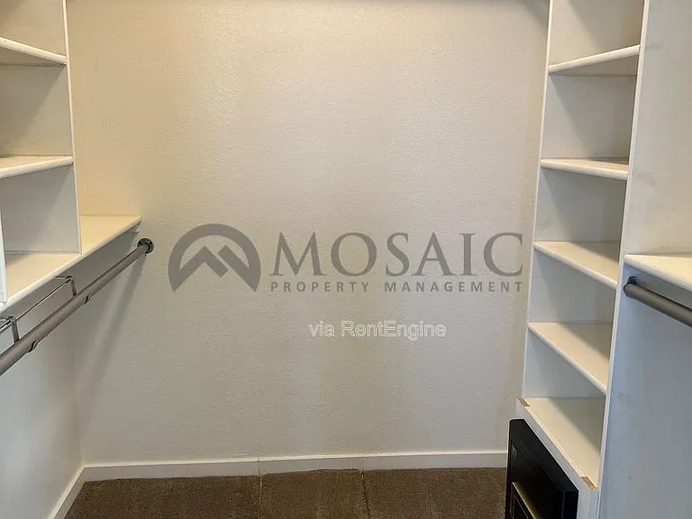 411 N Leoma Ln — Photo 13