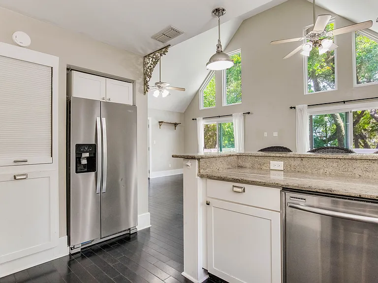 4227 Sandy Bluff Dr E — Photo 3