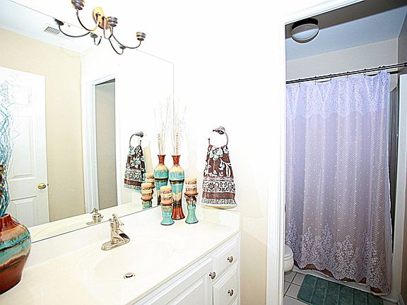 Shared Full bath 2
