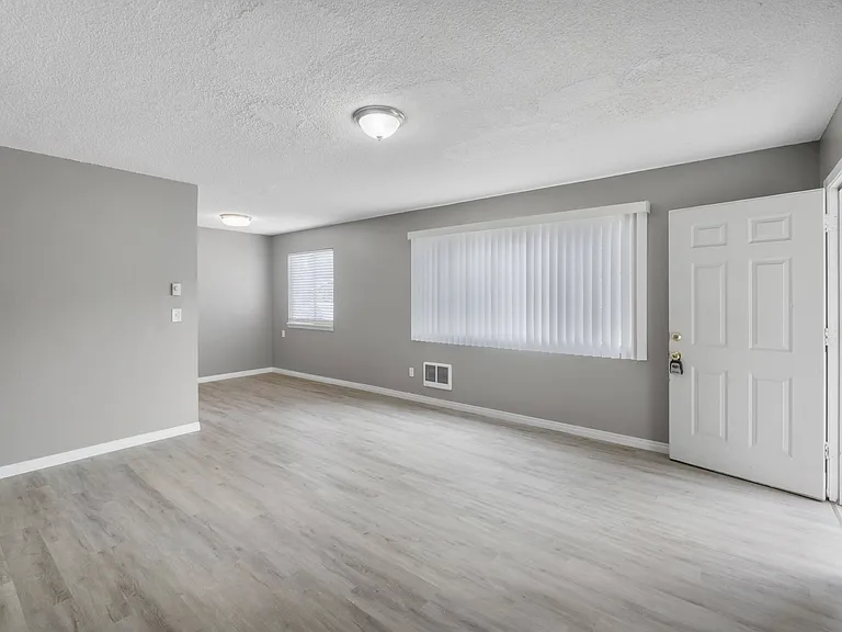 South Pacific Apartments — Photo 50
