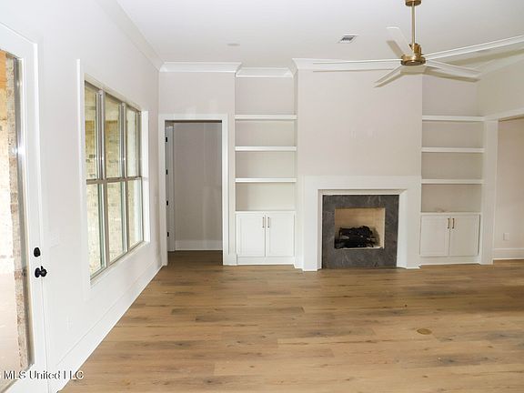 4th image of 134 Venice Way