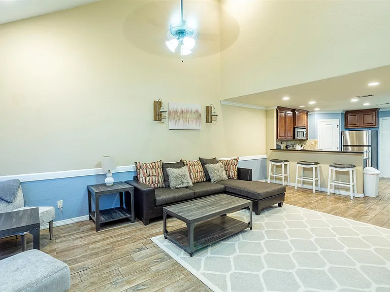 731 Dominik Dr — Photo 2