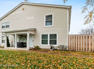 1183 E Azalea Ln APT B, Palatine, IL