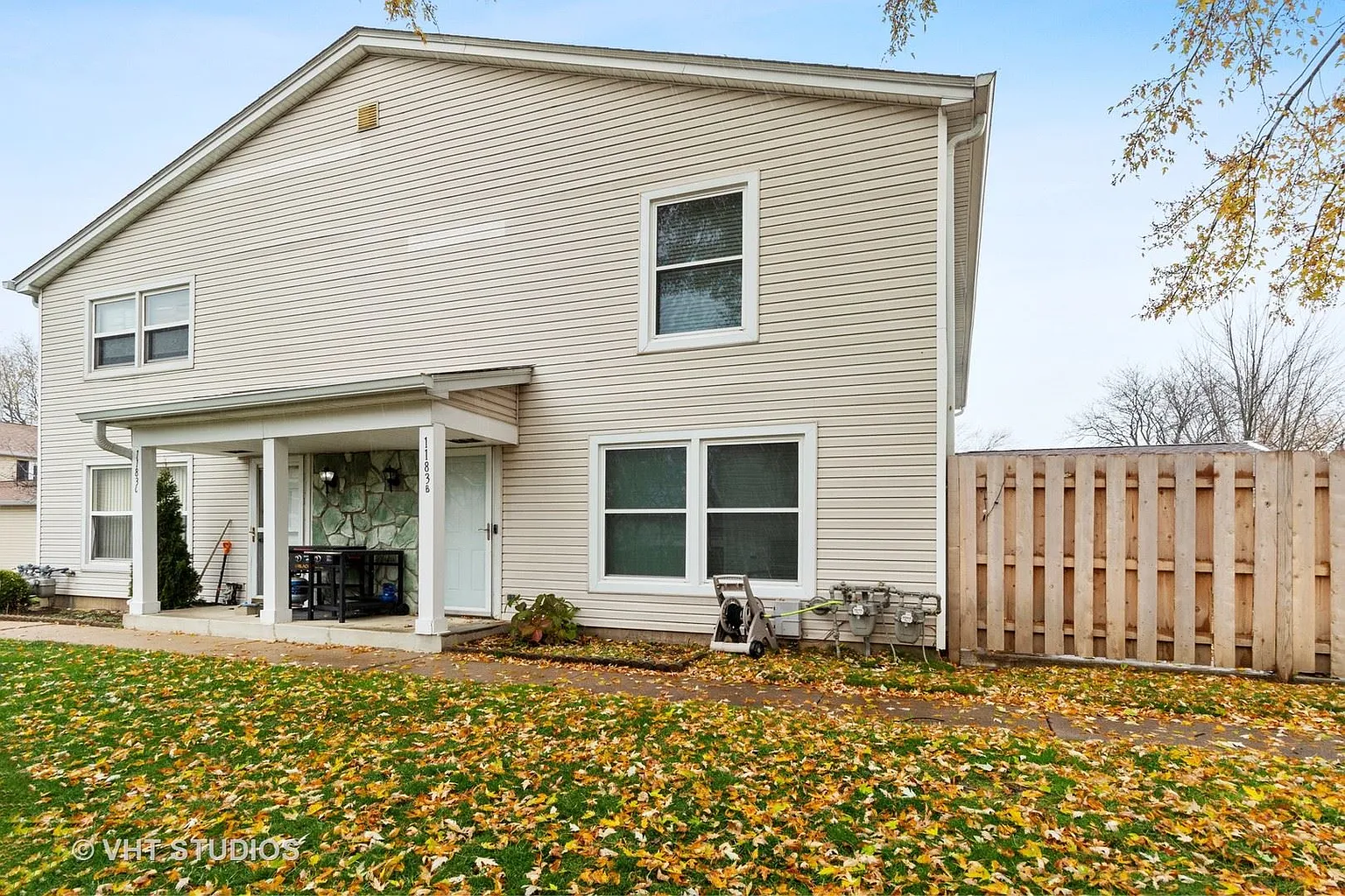 1183 E Azalea Ln APT B photo 1