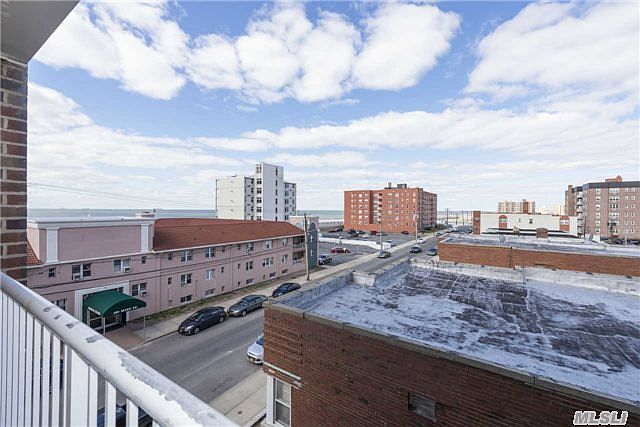 1st image of 55 Monroe Blvd APT 3N