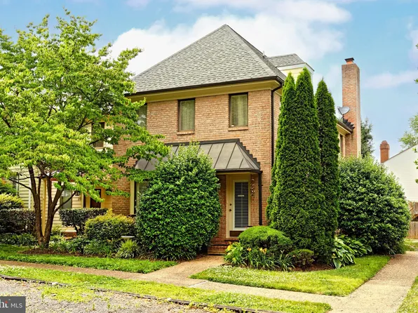 208 E Marshall St, Middleburg, VA 20117