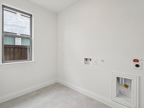 5th image of 2617 Holland Ct