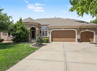 1616 NE Daltons Ridge Dr, Lees Summit, MO 64064