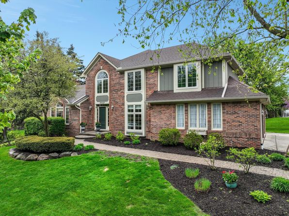 1027 Portsmere Ct, Northville, MI 48167