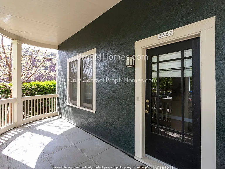 Charming Two Bedroom, One Bath in Mt Tabor! — Photo 3