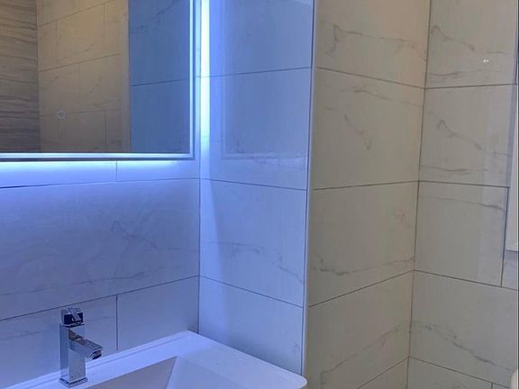 4th image of 430 Bedford Ave Floor 2