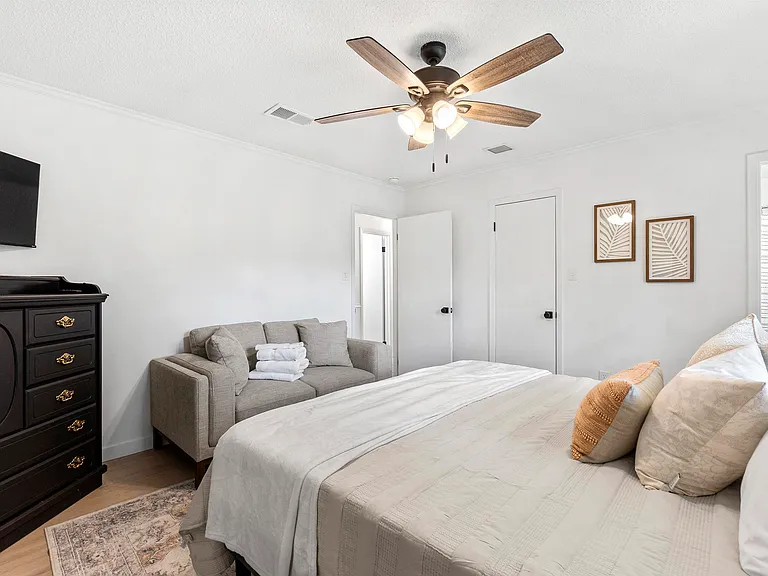 1726 Greenwood Cir — Photo 44