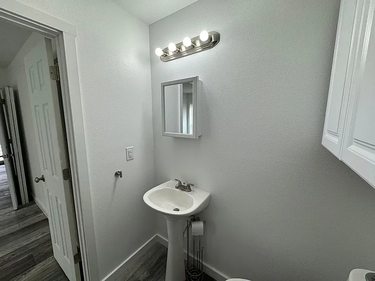 583 1/2 N Main St — Photo 13