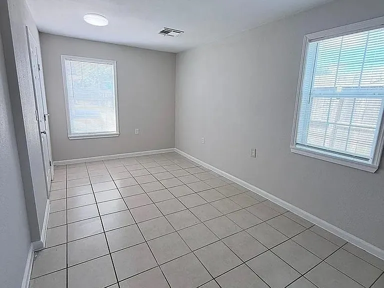 909 Rittenhouse St — Photo 2