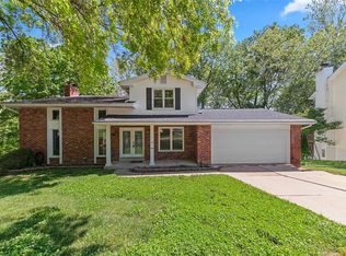 431 Madewood Ln, Chesterfield, MO 63017