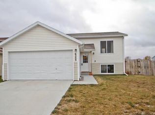 6209 23rd St S, Fargo, ND 58104