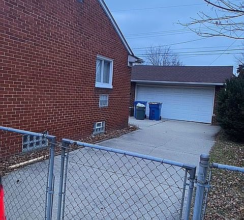 2nd image of 5217 Canterbury Ln