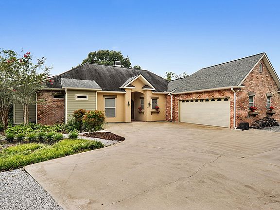 2nd image of 1158 Hebert Ln