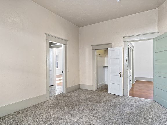 5th image of 2928 Grant Ave #A