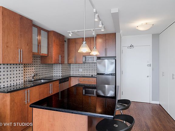 4th image of 70 W Burton Pl APT 2202
