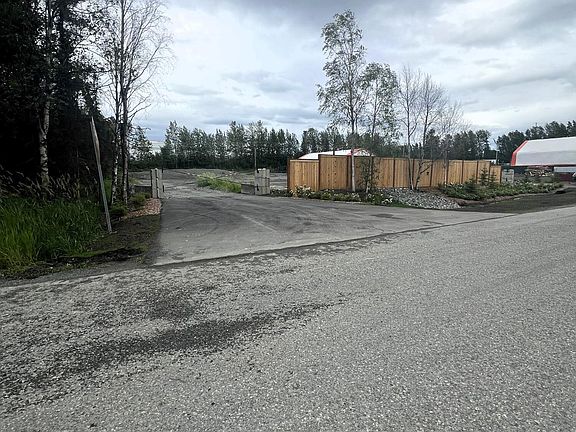 4th image of 10726 Olive Ln