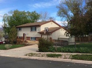 402 Maplewood Dr, Colorado Springs, CO 80907