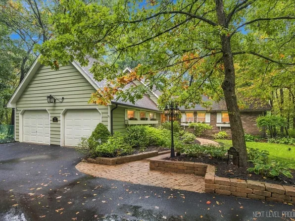 36W584 Wild Rose Rd, St Charles, IL 60174