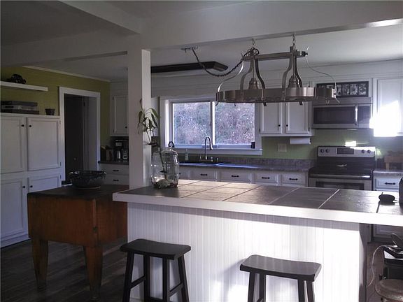 3rd image of 18 Angelica St