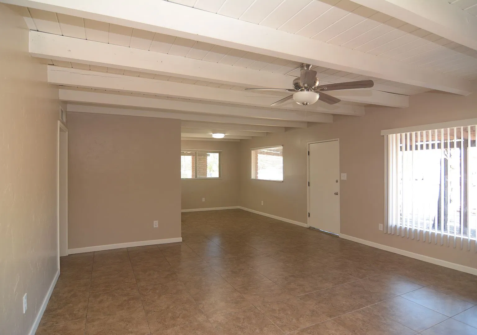 Remodeled 3 Bedroom 2 Bath Home! Close to U of A! — Photo 4