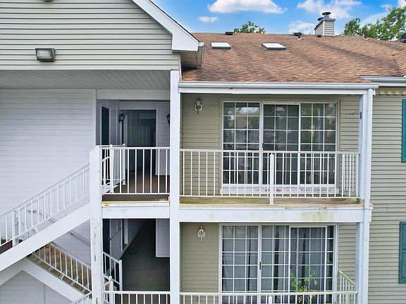 3rd image of 63 Iroquois Dr #63
