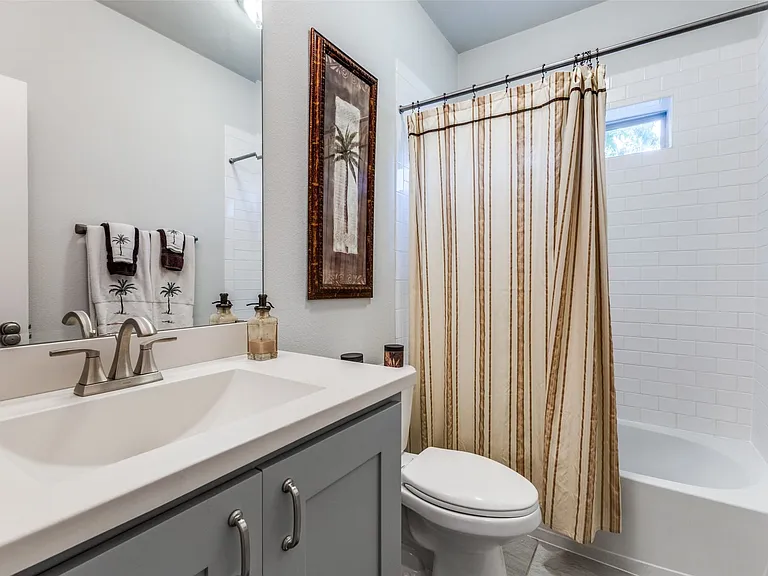 4008 N Cresthaven Rd — Photo 29