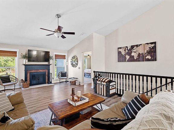 5th image of 3804 Dorchester Ct