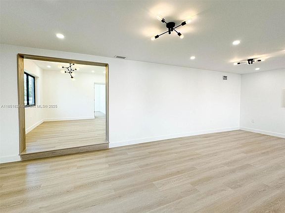 4th image of 1040 NE 143rd St N