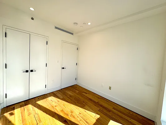 Rented by Pear NYC LLC | media 25