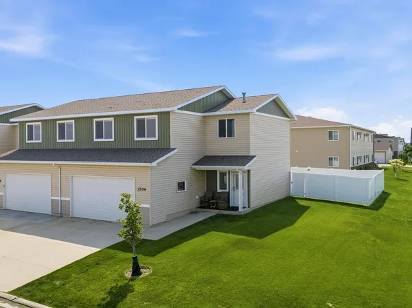 1504 35th Ave SE, Minot, ND 58701