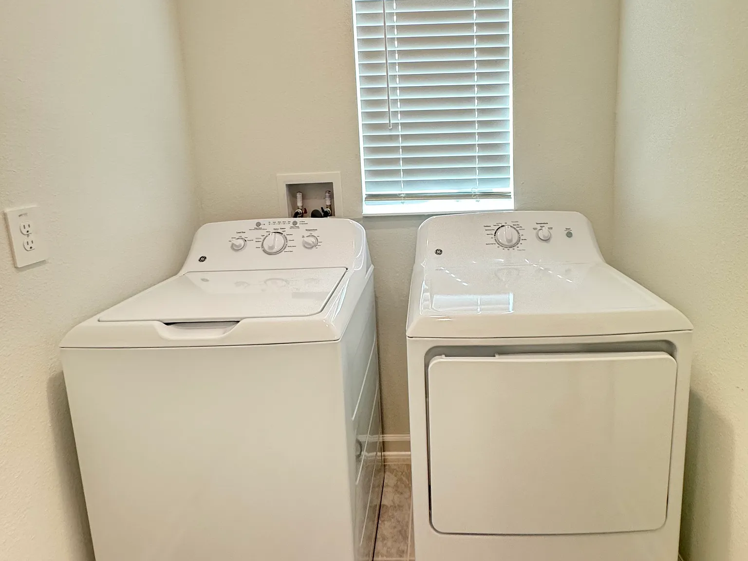 3 bed, 1444 sqft, $2,000 — Photo 4