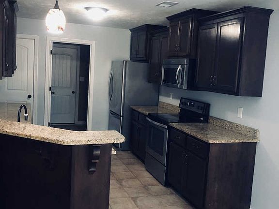 4th image of 1180 Freedom Dr