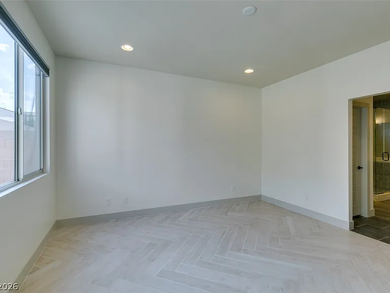 9009 Janice Glen Ave — Photo 24
